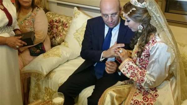 جنات تكشق قصة زواجها: زوجي كان جاري ورفضته في البداية!