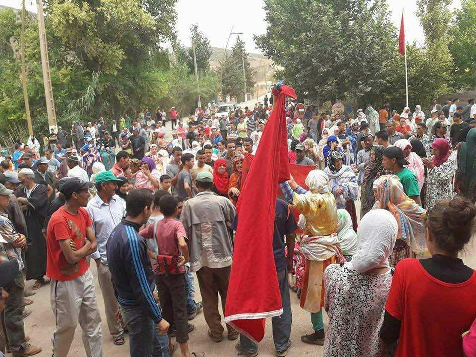 "ثورة العطش" تضع بني ملال على صفيح ساخن..مواجهات وإصابات واعتقالات!
