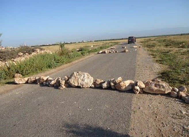 عصابة تعترض السائقين بـ"الحجارة" لسلب أموالهم بسوس