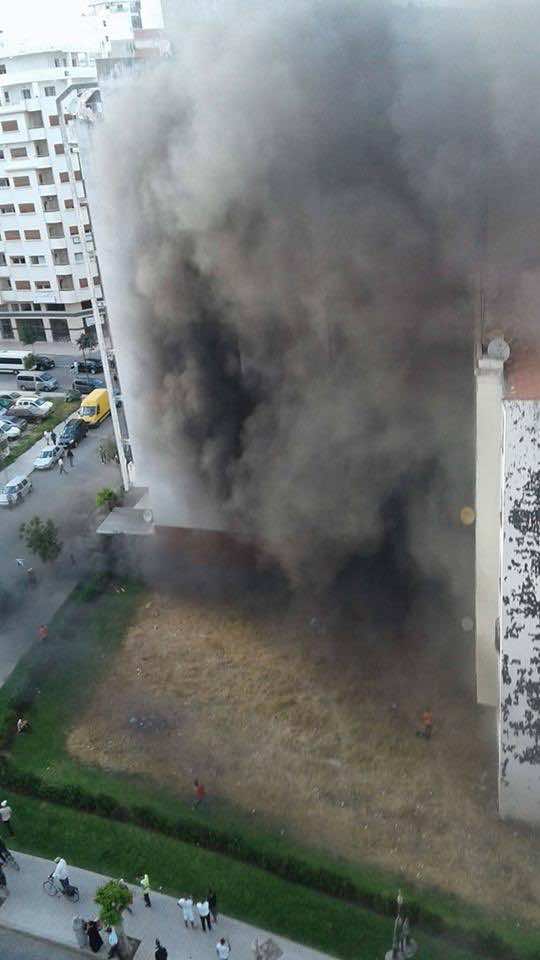 خسائر فادحة في حريق بكورنيش مدينة طنجة - فيديو