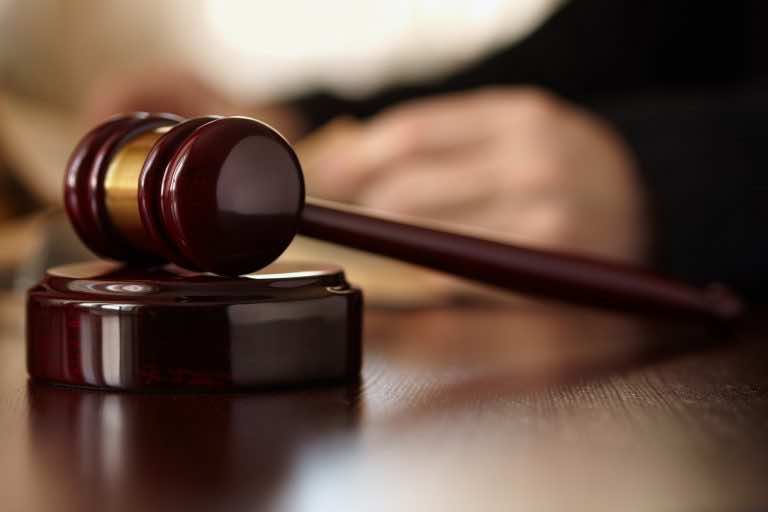 محكمة أوروبية تبرىء مغربياً استمنى وقذف فوق فتاة من تهمة الاعتداء الجنسي!