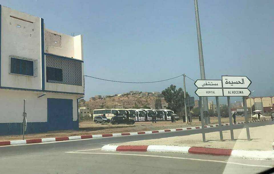 قوات الأمن تطوق امزورن ونشطاء يدعون لمسيرات احتجاجية- صور