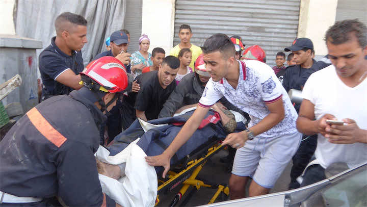 كارثة جديدة.. انهيار منزل بدرب الكبير وإنقاذ ضحية من تحت الركام- صور