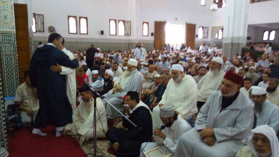 الأوقاف تحدد شروط الدخول للمساجد: تباعد المصلين في الصف والكمامات والسجادة..