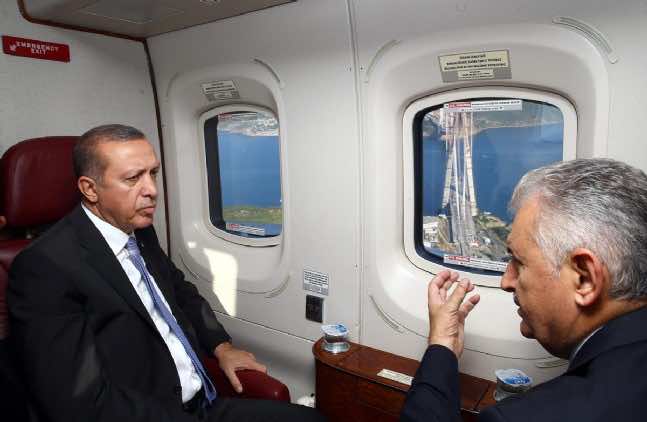 على خلفية حادث الطائرة..شاعر مغربي يهاجم أردوغان: عاملونا كخرفان في بلدك!