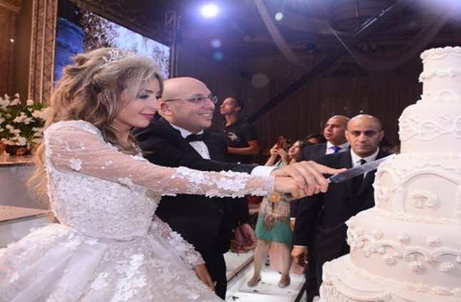 حفل زفاف جنات بحضور سميرة سعيد ونجوم مصريين - فيديو
