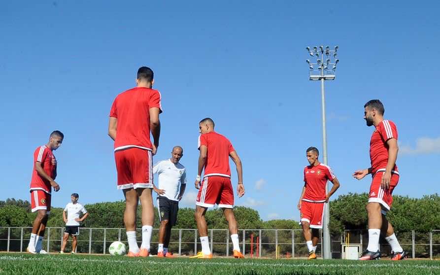 الإصابة تحرم رونار من لاعب جديد أمام مالي