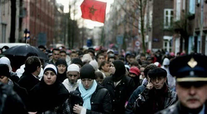 بعد اعتداءات برشلونة..  إجراءات تفتيشية «مهينة» تستقبل المغاربة بإسبانيا
