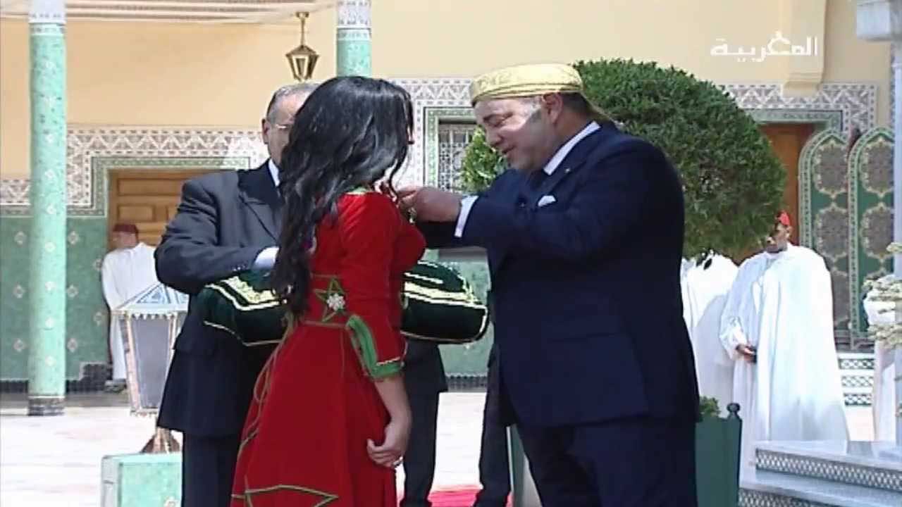 باطمة تتفاعل مع صورة الملك بعد العملية  الجراحية - صورة