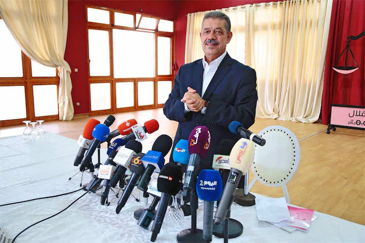 شباط مرشح بدون أنصار..لأول مرة جلس وحيدا في المنصة