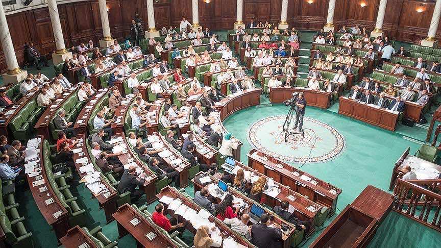 تونس تمرر قانون "عفا الله عما سلف" والمعارضة: القانون ضد الثورة