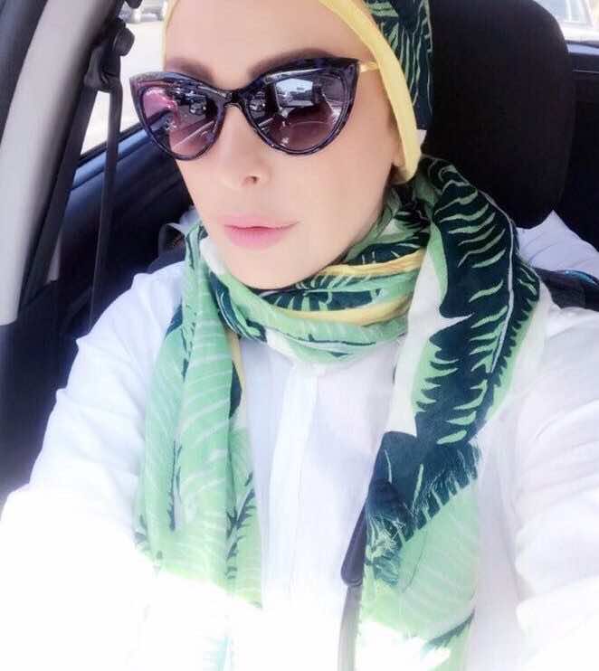 أمال حجازي تهدد بالقضاء بسبب الحجاب