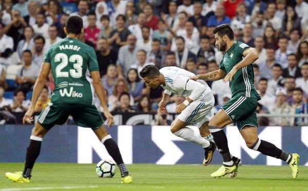 الريال يتلقى ضربة موجعة بإصابة نجم الفريق