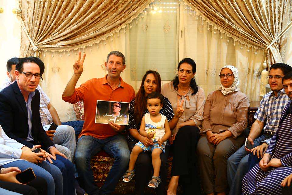 بعد 15 يوما..  الصحافي المهداوي يعلق إضرابه عن الطعام