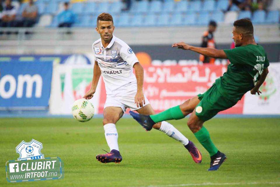 لاعب اتحاد طنجة يتهم الجامعة بالعنصرية - صورة