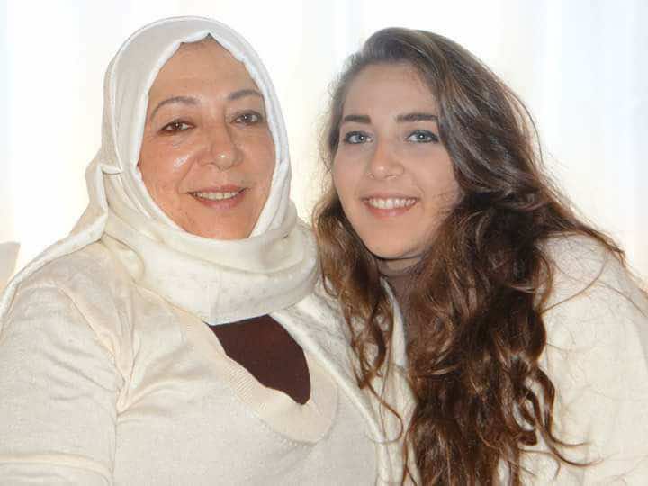 أيادي الغدر تقتل أشهر معارضة سورية وابنتها في منزلهما في إسطنبول