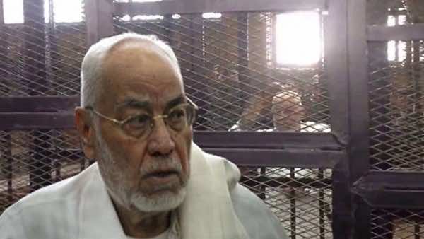 السيسي يمنع الصلاة على مرشد الإخوان ويعجل بدفنه ليلا