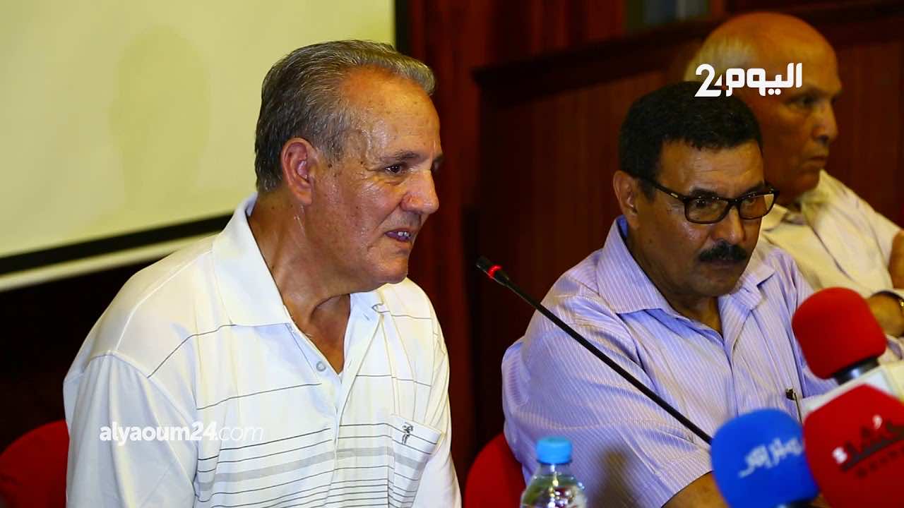 أب الزفزافي يروي قصة معاناة زوجته مع السرطان - فيديو