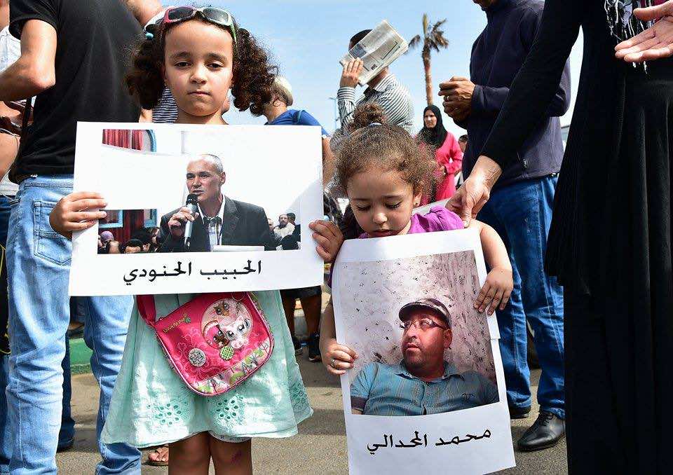 حراك الريف.. أنباء عن 600 مذكرة بحث وعائلات المعتقلين تنتظر خطاب الملك