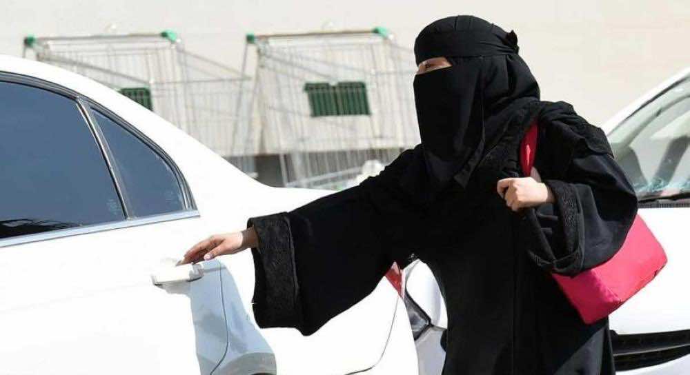 جواب "ذكي" من سعودية حول فصل الطرق بين الرجال والنساء - فيديو