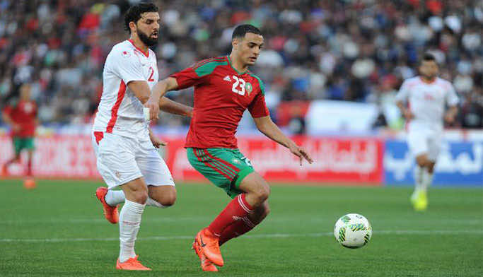 الصراع يحتدم على أمرابط... أدفوكات يؤكد اتصاله به والجامعة تستدعي والد اللاعب
