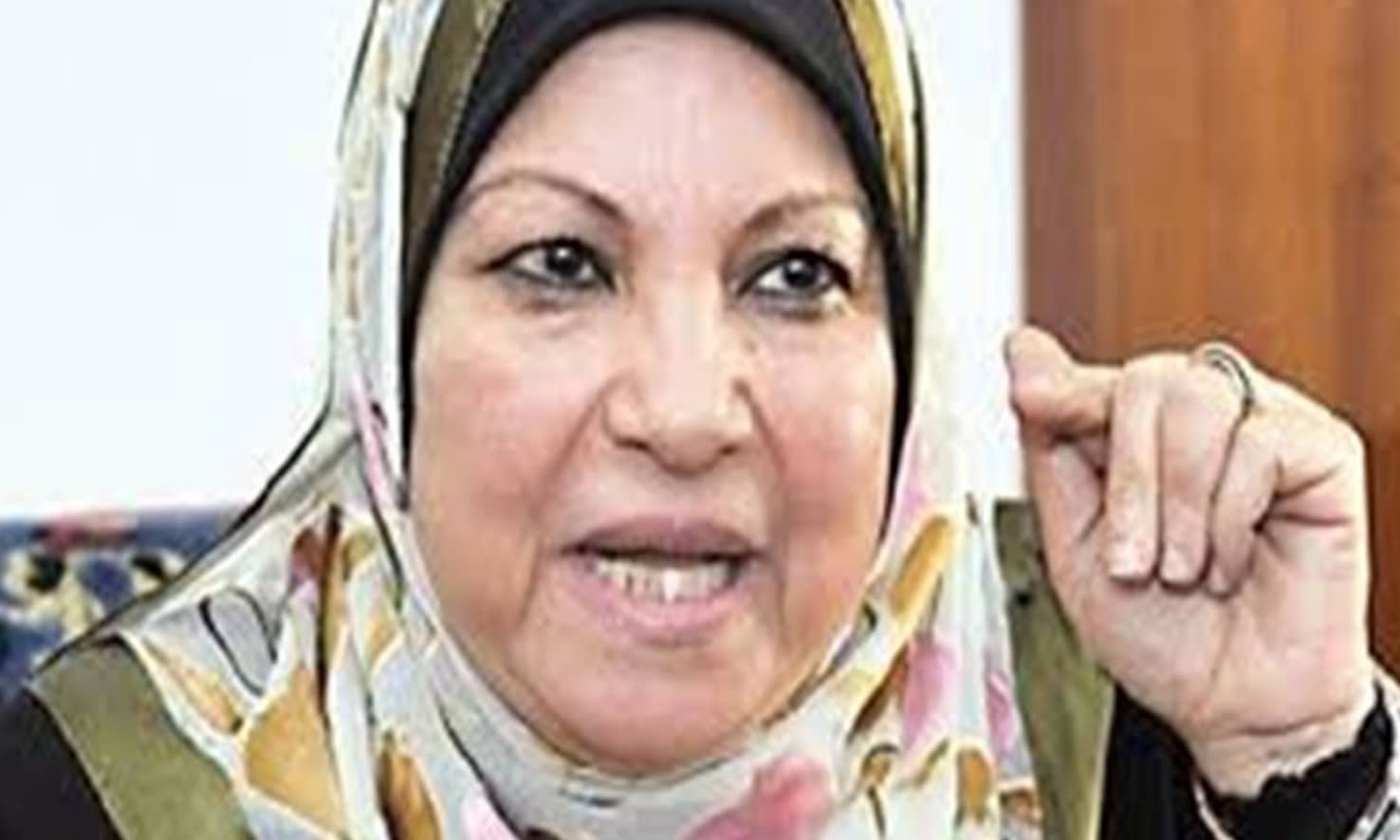 دكتورة فقه: ترقيع غشاء بكارة الفتاة جائز.. والتدخين غير محرم