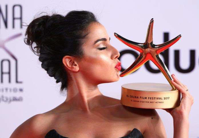 فنانة مغربية تحقق جائزة أفضل ممثلة في مهرجان الجونة وتفتخر بمغربيتها - فيديو