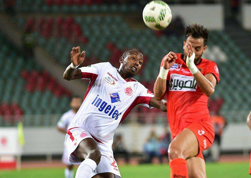 عاجل...مواجهات بين الأمن والجماهير في مباراة الوداد وبركان