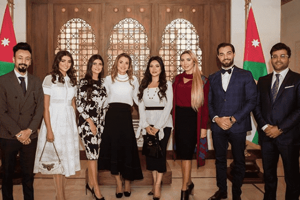 أشهر الإعلاميين العرب يلتقون ملكة الأردن رانيا.. مغربية بينهم - صورة وفيديو