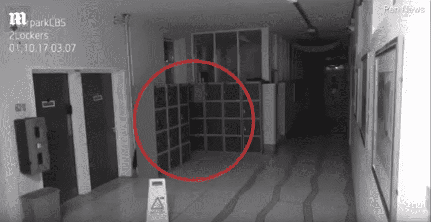 أشباح" تحرك الأبواب والأثاث في مدرسة عريقة - فيديو "
