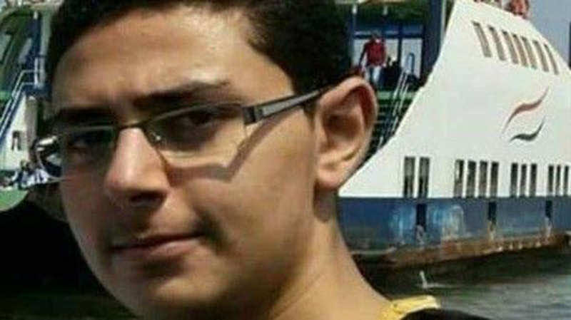 شاب يفارق الحياة ساجداً...وقصته تهز قلوب الآلاف