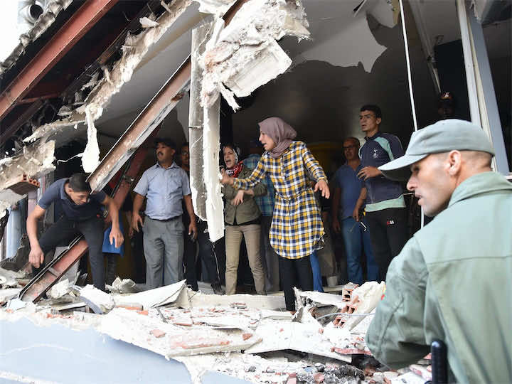 حملة تحرير الملك العمومي متواصلة بالبيضاء..الجرافات تهدم! -صور وفيديو-