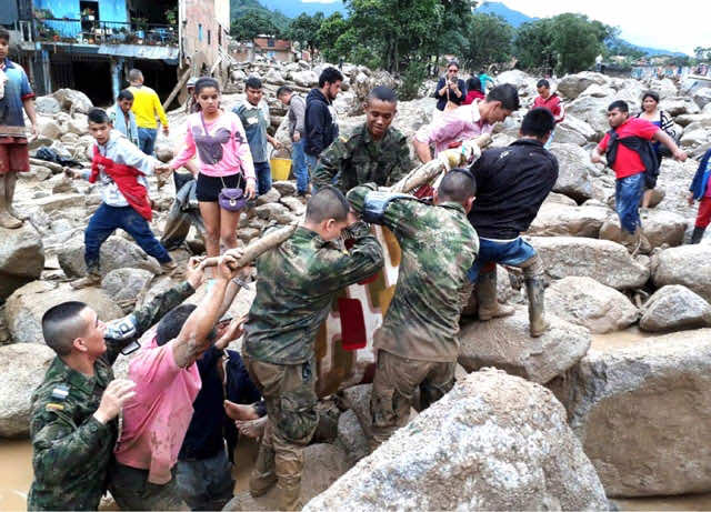 انزلاق التربة في الفيتنام يقتل 37 شخصا و40 مفقودين
