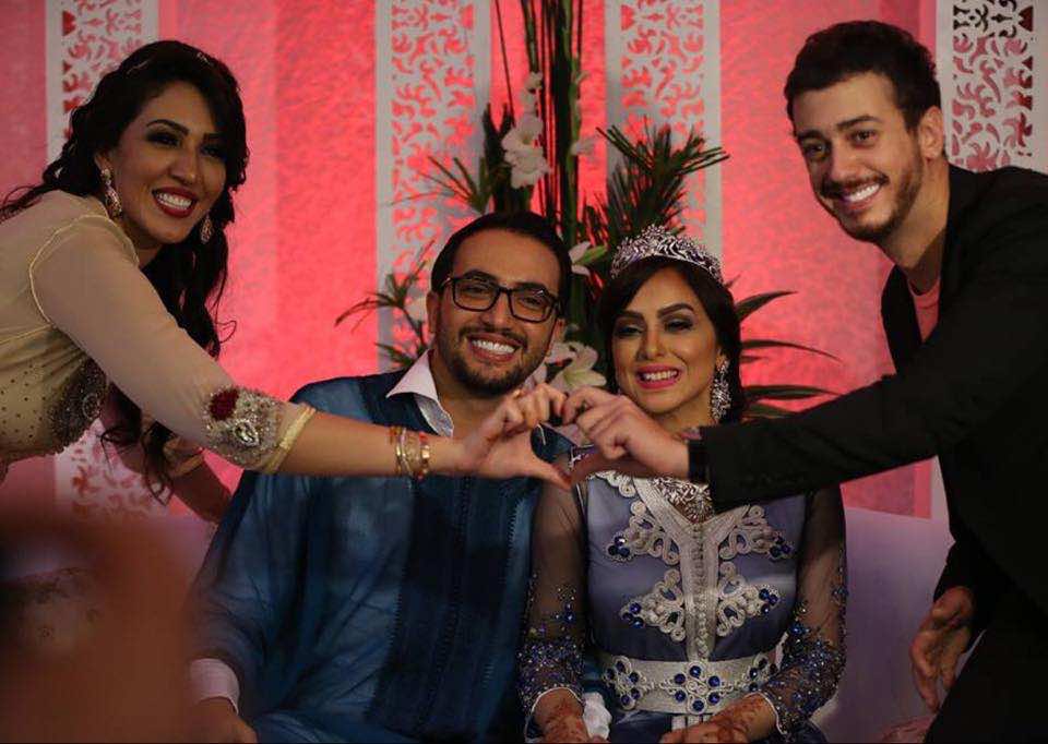 ضحك من القلب.. لمنور تجدد اللقاء بـ"لمعلم" في باريس- فيديو