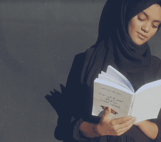 "الفردوس.. مغربية تحمل مشعل لغتها الأم عبر "أنستغرام