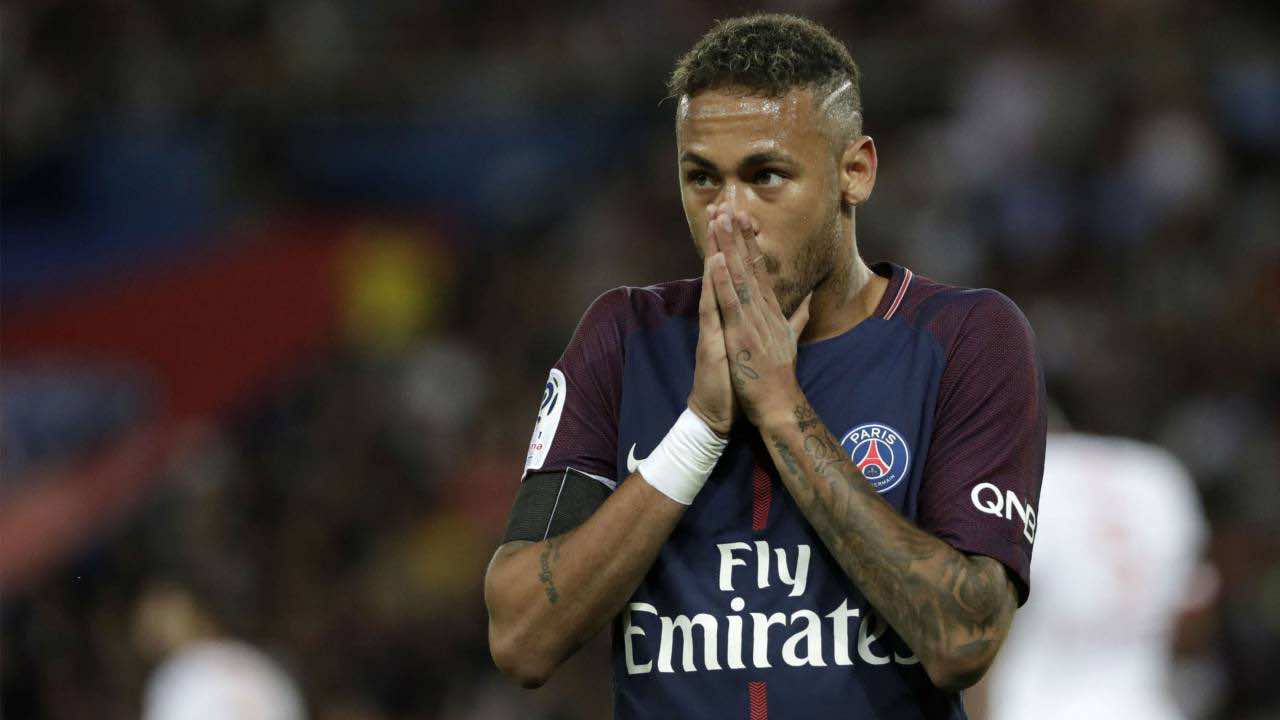 البرازيلي نيمار يفشل في تقليد ميسي-فيديو