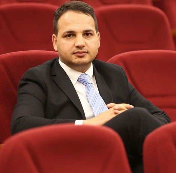 إعلامي في قناة الجزيرة: صنع في المغرب..اعشق هذه الجملة! - صورة