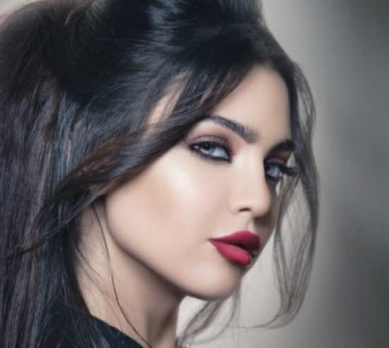أشهر متحول جنسي يدخل القفص الذهبي - صورة