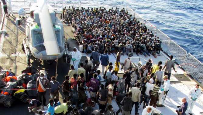إنقاذ 61 مغربيا من الموت في "مقبرة المتوسط" قبالة سواحل ليبيا 