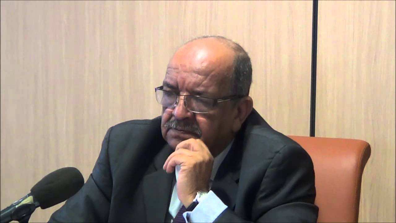 تجمع أبناك المغرب "ينتفض" ضد وزير الخارجية الجزائري: أنت جاهل!