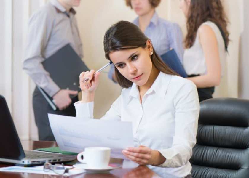 النساء يشكلن 35% من الموظفين العموميين