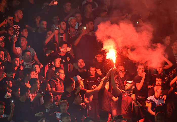مجموعات الـ"كورفا تشي" تهدد بمقاطعة "الكلاسيكو" بين الجيش والوداد