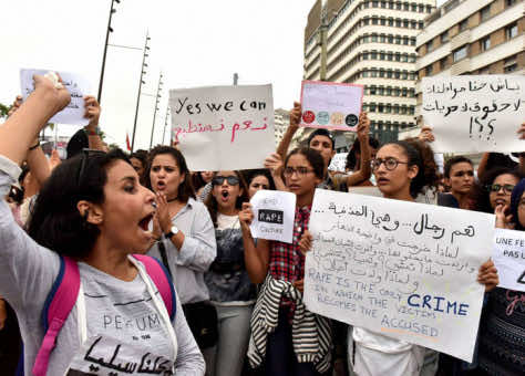 حركة "Me too" تخرج من الافتراضي إلى الواقع.. وتحتج ضد التحرش