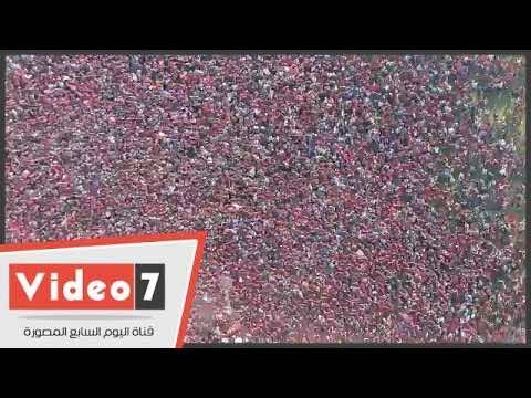 جماهير الأهلي تقتحم ملعب "التتش" لتشجيع فريقها قبل سفره إلى المغرب