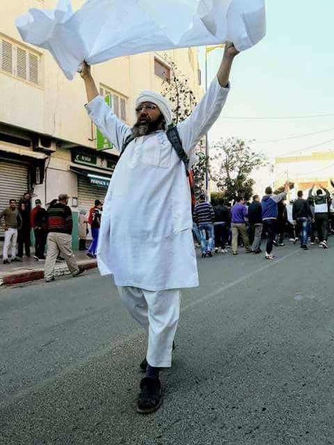 وفاة والدة معتقل في حراك الريف.. وحملة لمنحه رخصة خروج استثنائية