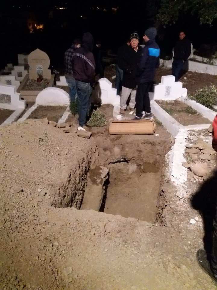 جنازة مهيبة لشاب فارق الحياة فرحا بهدف الوداد ضد الأهلي- صور