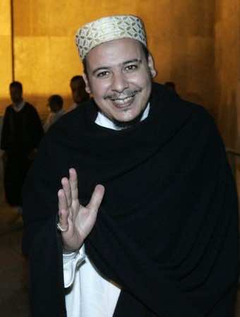 القزابري لرجال التعليم: أنتم الشرف والكرامة.. أنتم شمعة تنير الطريق