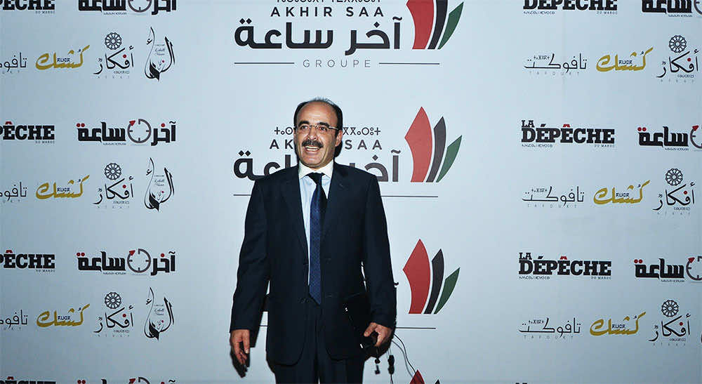 صحفيو "آخر ساعة" يصعدون بنقل احتجاجاتهم إلى منزل المدير العام