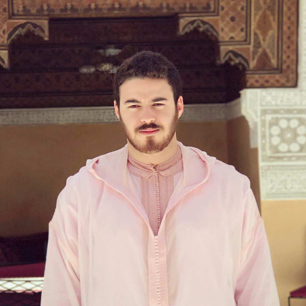 عملية جراحية تدخل المقرئ خالد رياض إلى المستشفى - صور