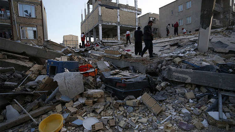 ضحايا زلزال إيران يرتفع إلى 328 قتيلا و 2530جريحا